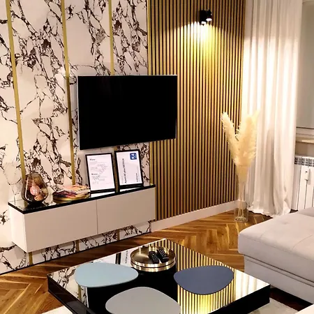 Apart Ak Plus Netflix Tomaszow Mazowiecki Exterior photo