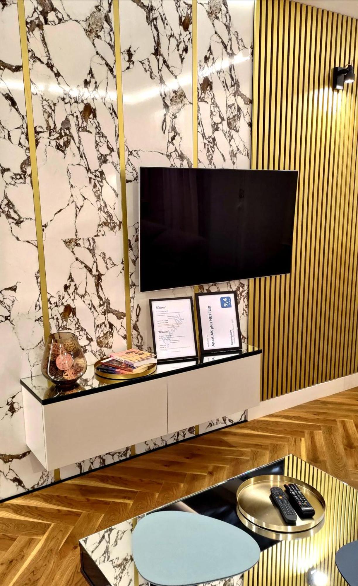 Ak Netflix Apartment